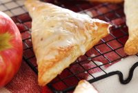 Classic Apple Turnover Recipe: Flaky Pastry with Cinnamon Apples