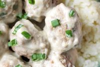 Paleo Whole30 Meatballs in Creamy Garlic Sauce