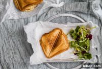 Hummus and Melted Cheese Toastie Recipe for Quick Lunch