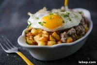 Savory Breakfast Gravy Fries Recipe: Crispy Fries with Country Gravy