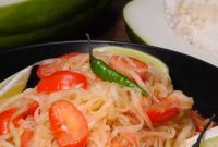 Laotian Spicy Green Papaya Salad (Tum Mark Hoong) – Authentic Recipe