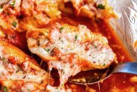 Baked Stuffed Shells with Beef and Cottage Cheese Filling