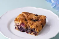 Moist Blueberry Sour Cream Coffee Cake Recipe for Brunch