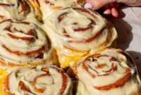 Pumpkin Cinnamon Rolls with Cream Cheese Glaze Recipe