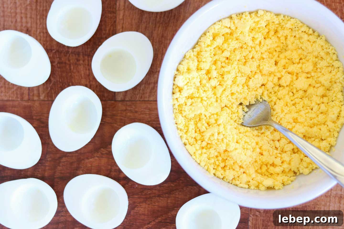 Mashed yolks for filling