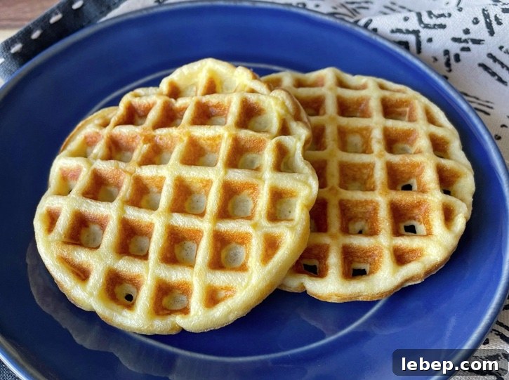Keto Chaffle Sandwich Bread Without Cheese — Low-Carb Recipe 4 Keto & Low Carb Chaffles Without Cheese | A super quick and easy way to make keto friendly sandwich bread, burger buns, waffles and more!
