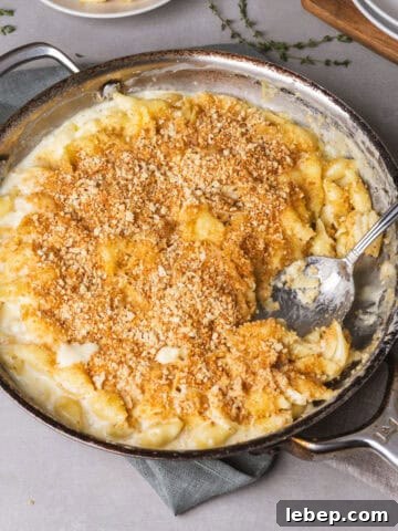 Gouda mac and cheese in a skillet