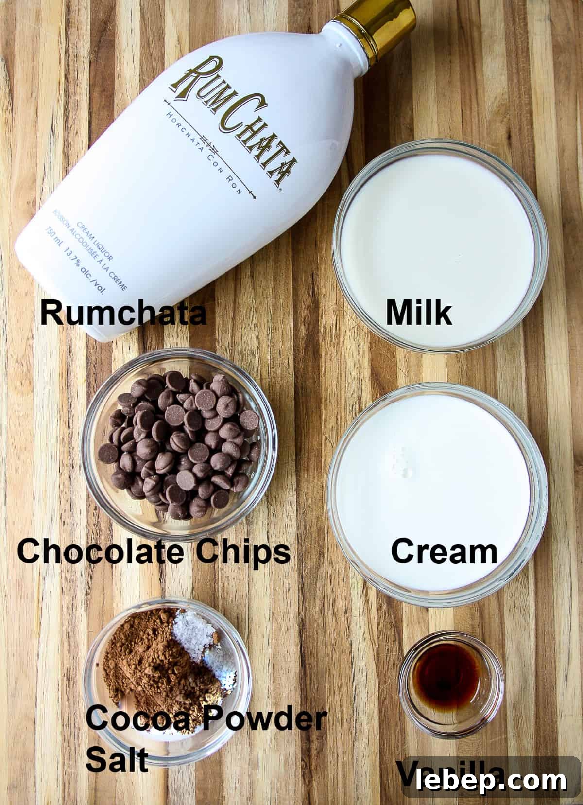 Warm RumChata Hot Chocolate Recipe: Creamy Spiked Cocoa for Chilly Nights 4 The ingredients require to make this drink recipe.