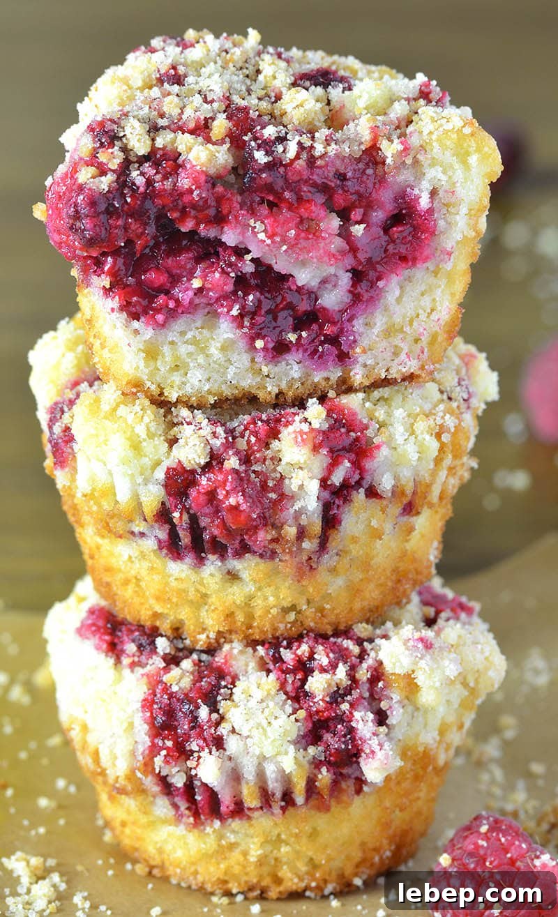 A weekend breakfast treat that little ones will love too. Try these raspberry muffins with a crunchy streusel topping today.