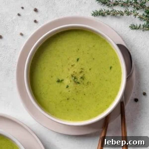 Courgette soup served in a plate.
