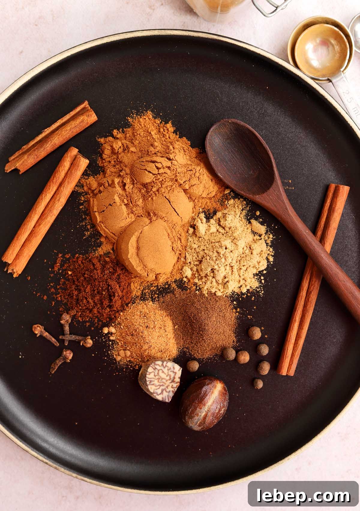 Homemade Pumpkin Pie Spice Blend for Baking & Lattes 4 homemade pumpkin pie spice ingredients