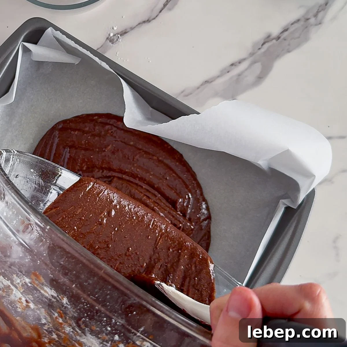 Pour the batter in the pan.