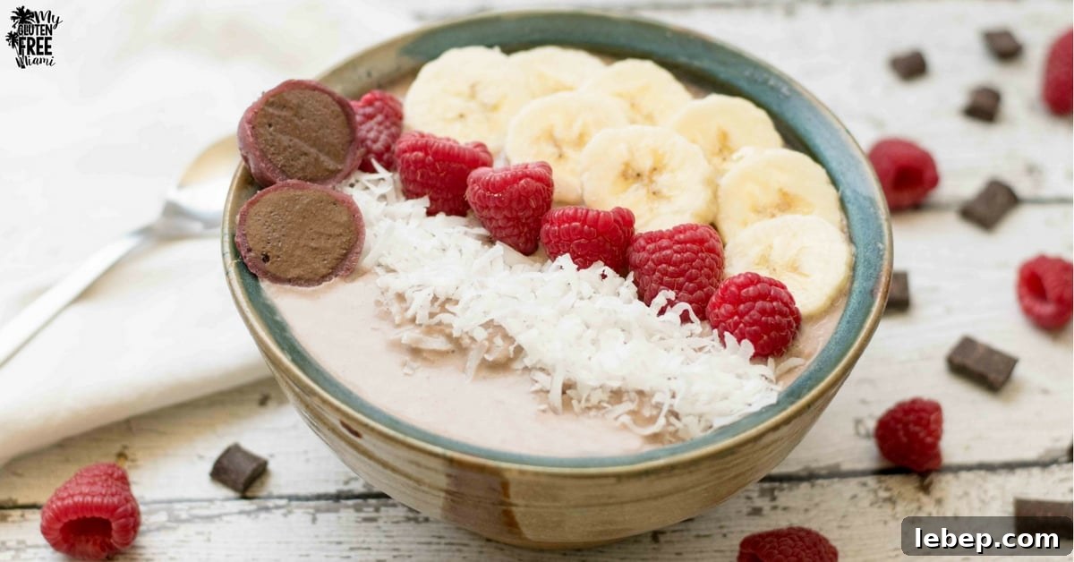chocolate raspberry smoothie bowl