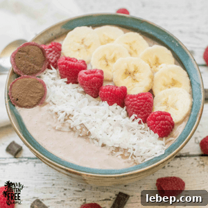 chocolate raspberry smoothie bowl