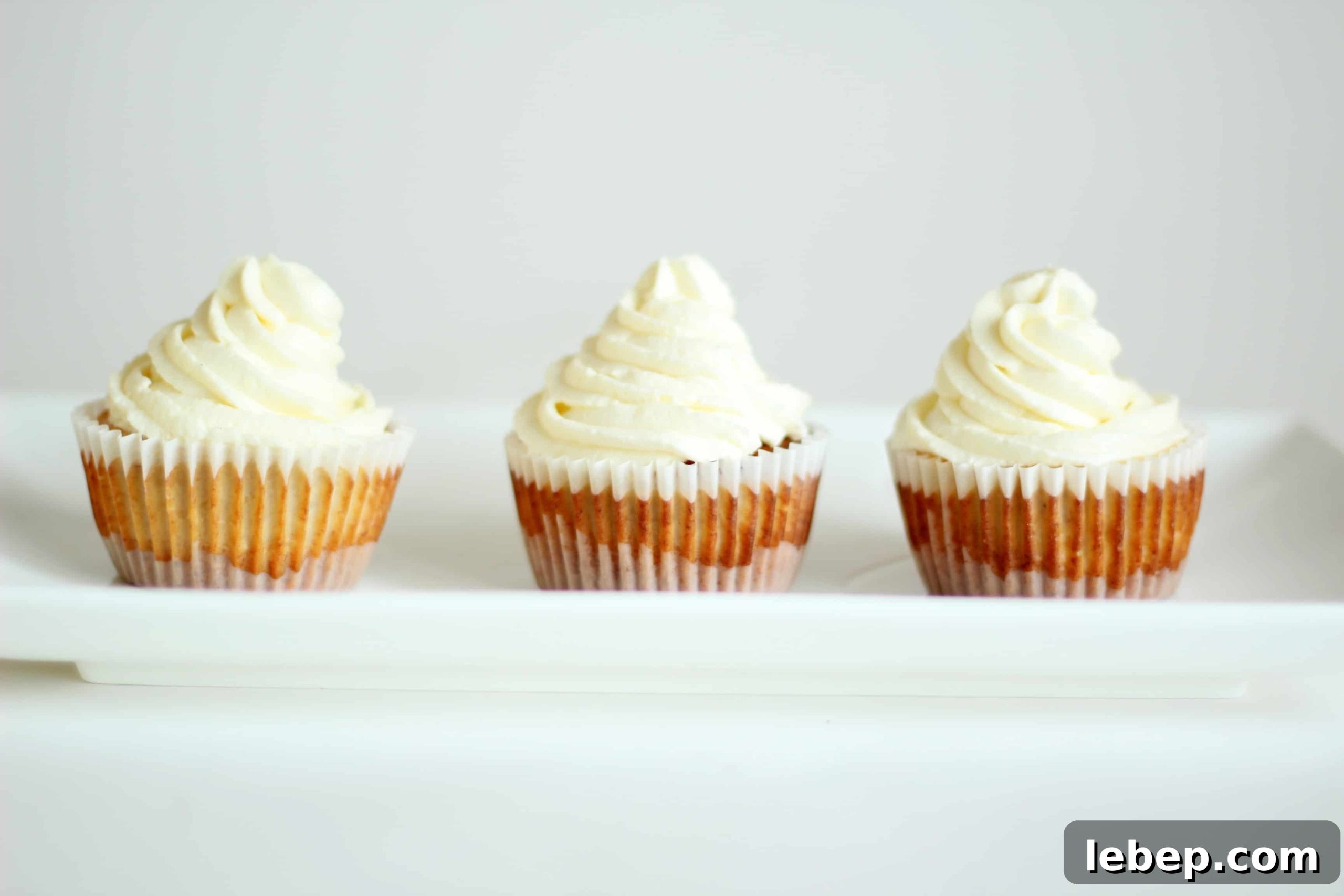 Mini Banana Cheesecakes: Bite-Sized Dessert Cups 6 mini banana cheesecake