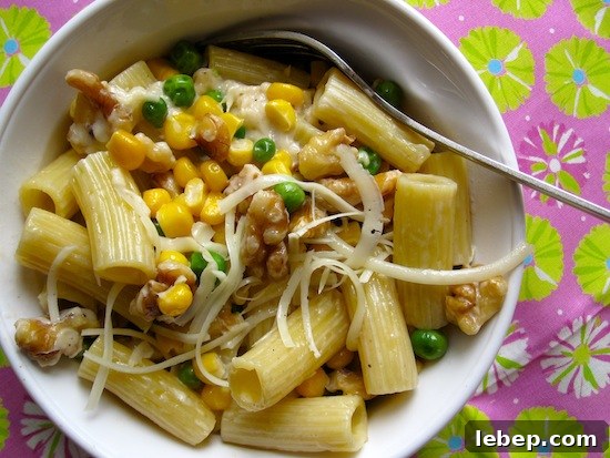 Pasta with walnuts and Vegetables Pasta with walnuts and Vegetables