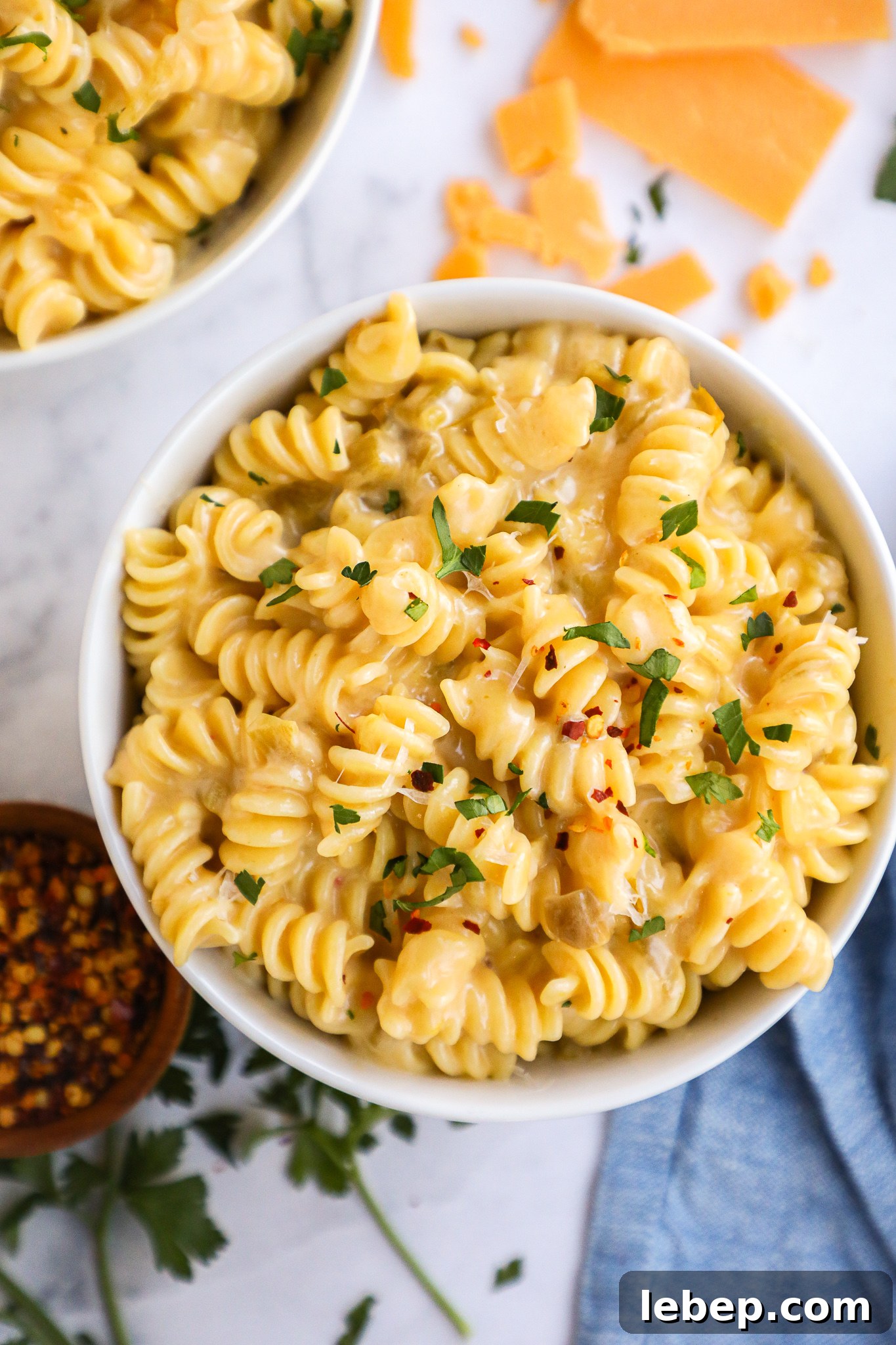 One-Pot Green Chile Macaroni and Cheese Recipe 5 One pot mac and cheese is the perfect dish to serve for a family gathering or even for a quick meal. It's healthier, loaded with cheese and has just the right amount of spice too!